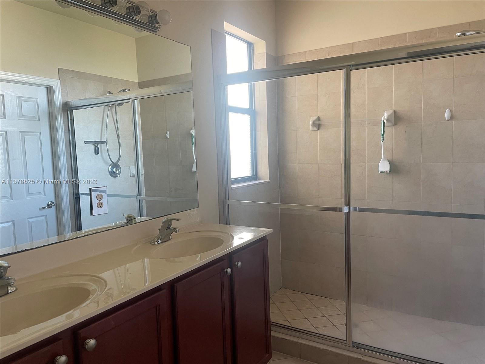 SILVER PALM EAST SEC FOUR - Residential Lease