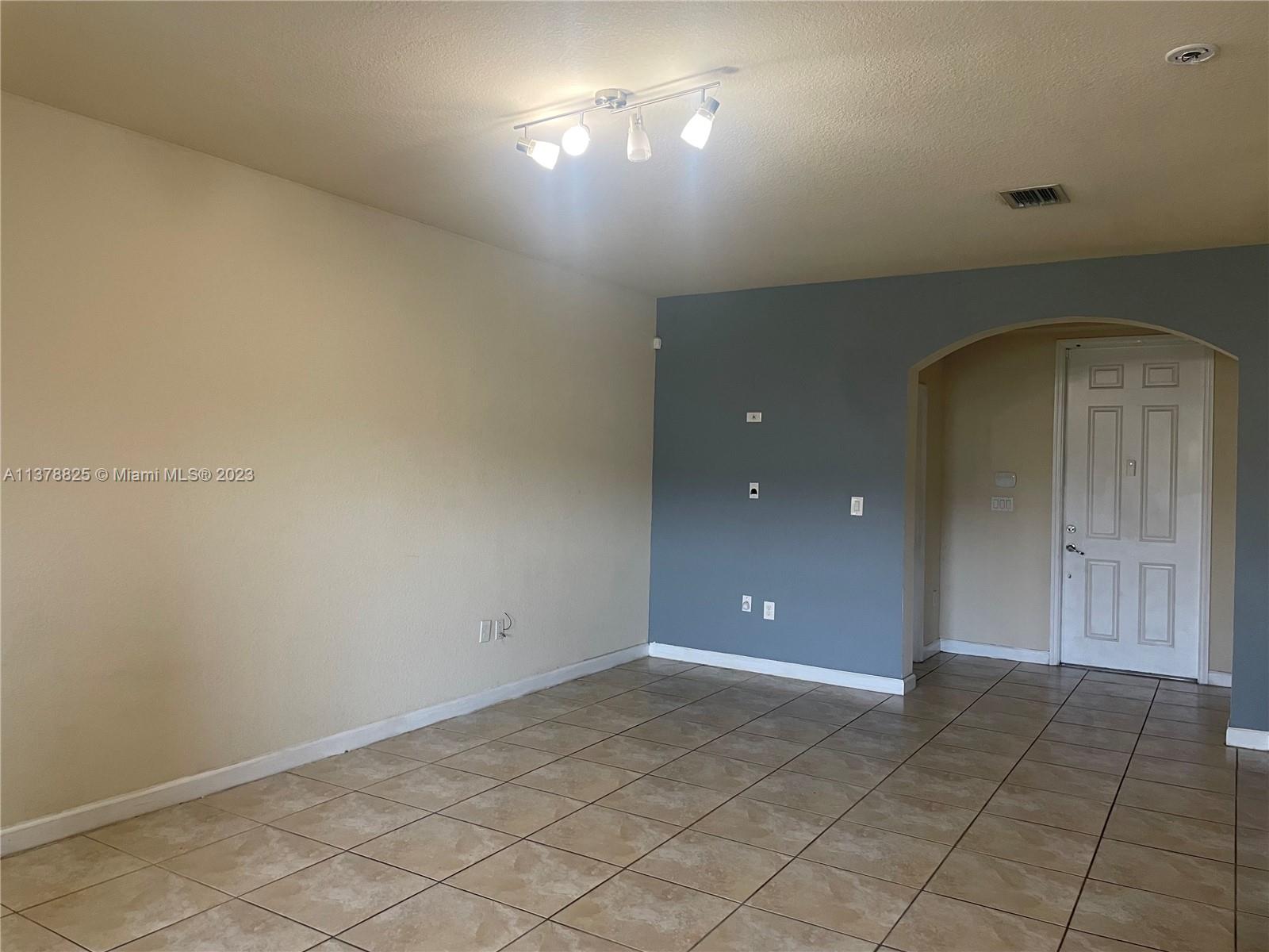 SILVER PALM EAST SEC FOUR - Residential Lease