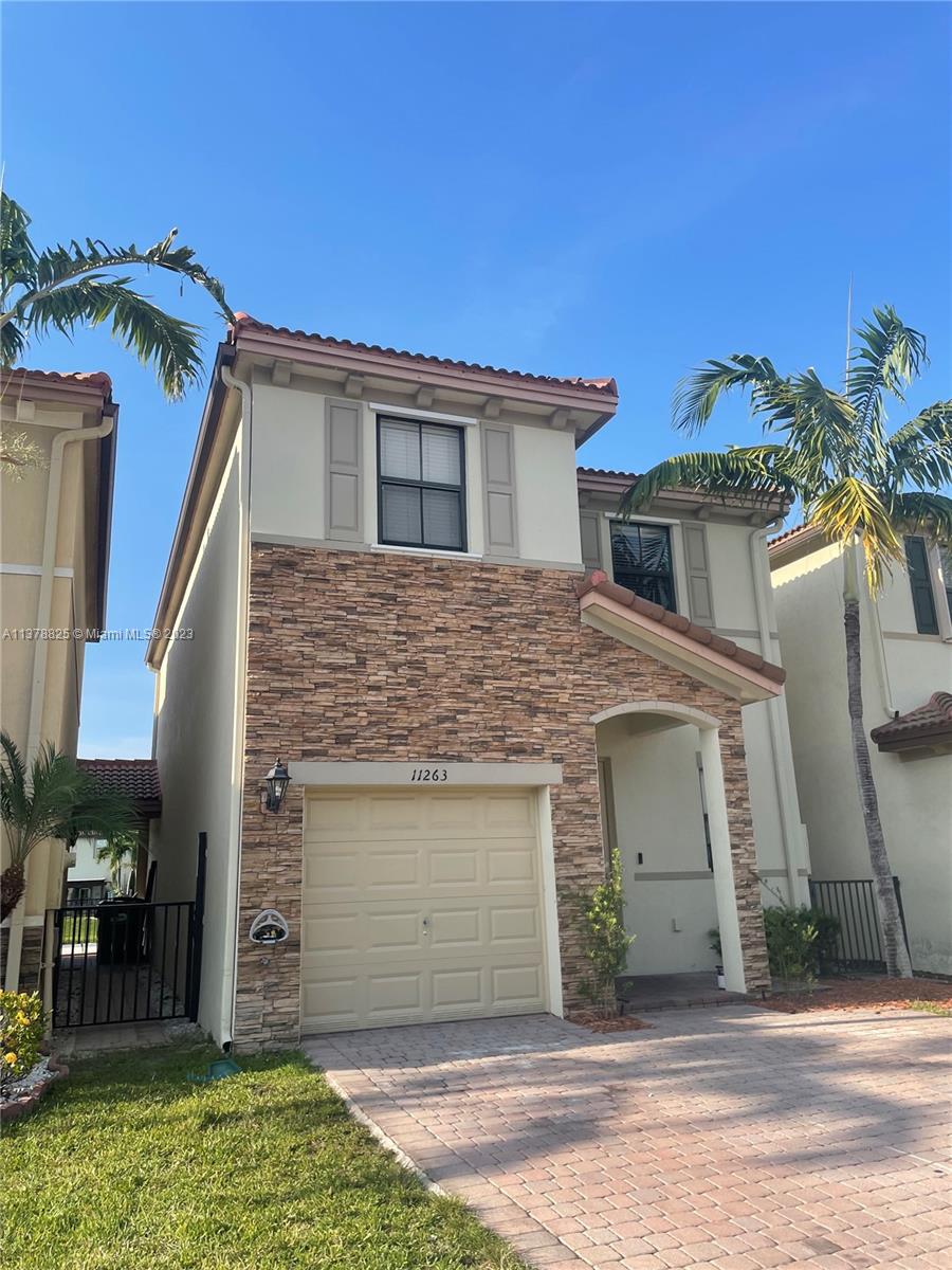 SILVER PALM EAST SEC FOUR - Residential Lease