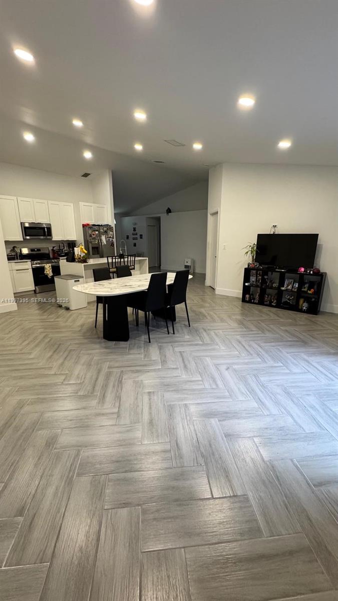 BONAVENTURE LAKES ADD 2 - Residential