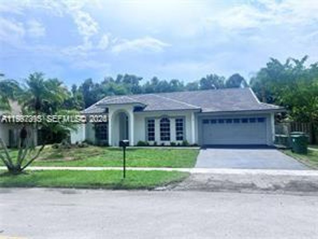 Photo of 427 SW 169th Ter, Weston, FL 33326 (MLS # A11997395)