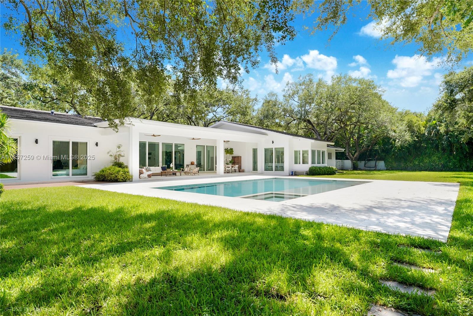 SNAPPER CREEK LAKES SUB - Residential