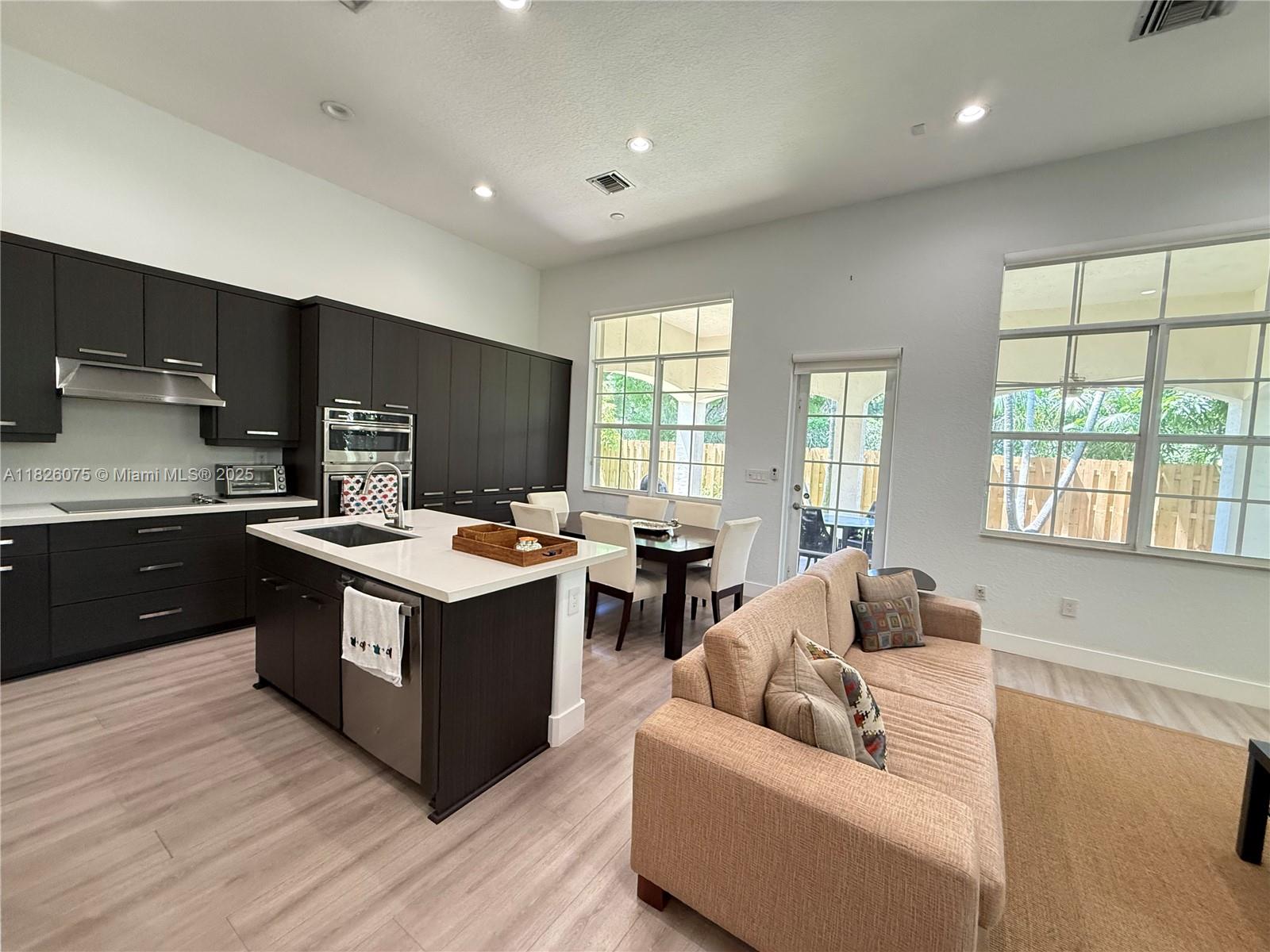 DORAL ISLES MEDITERRANEA - Residential Lease