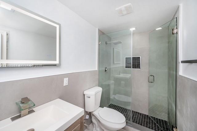 VILLAS AT CUTLER BAY COND - Residential Lease