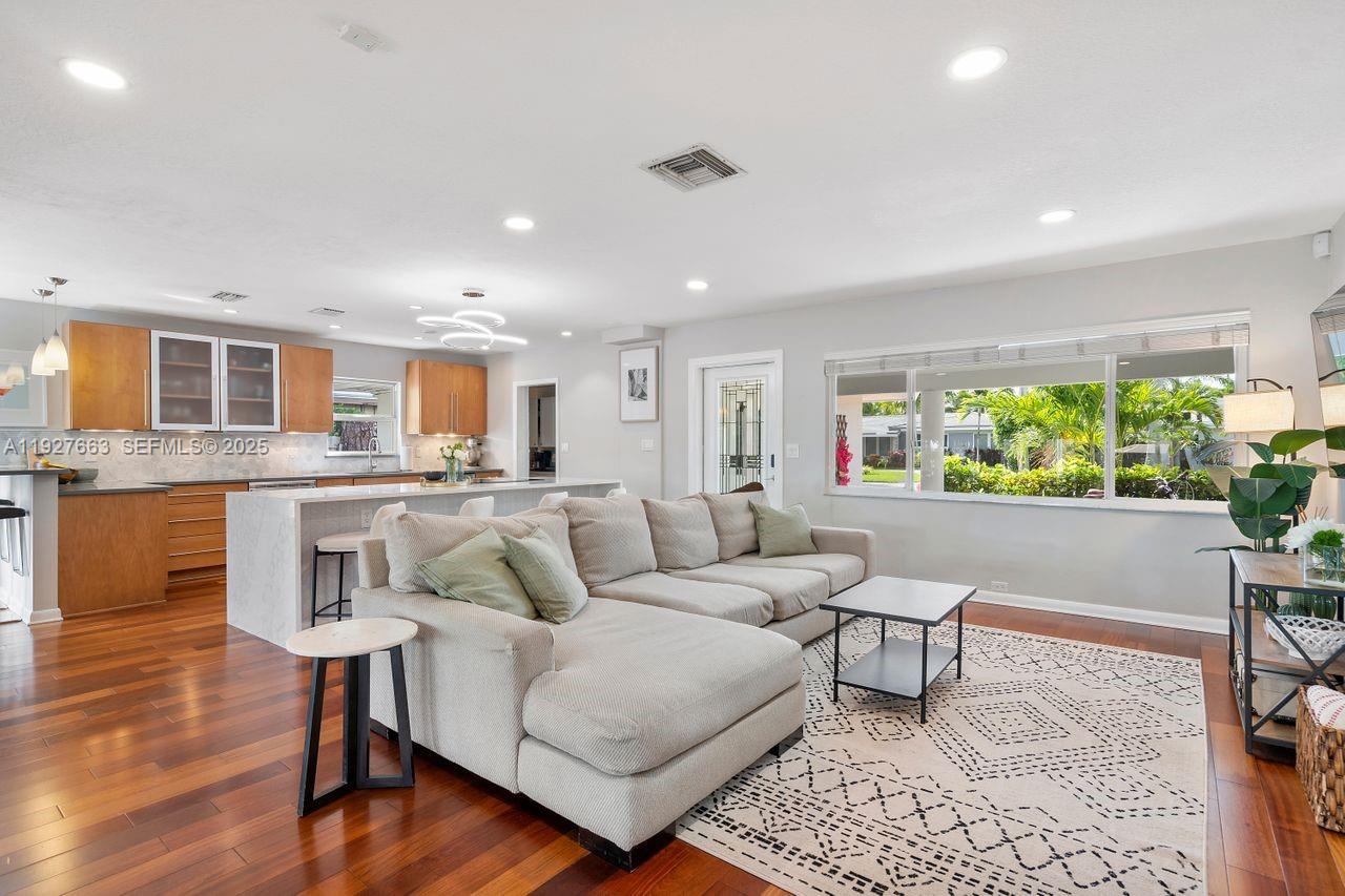 MIDDLE RIVER ESTATES - Residential