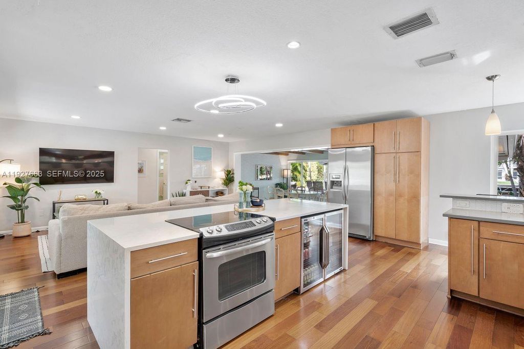 Photo of 2837 NE 17th Ave, Wilton Manors, FL 33334 (MLS # A11927663)