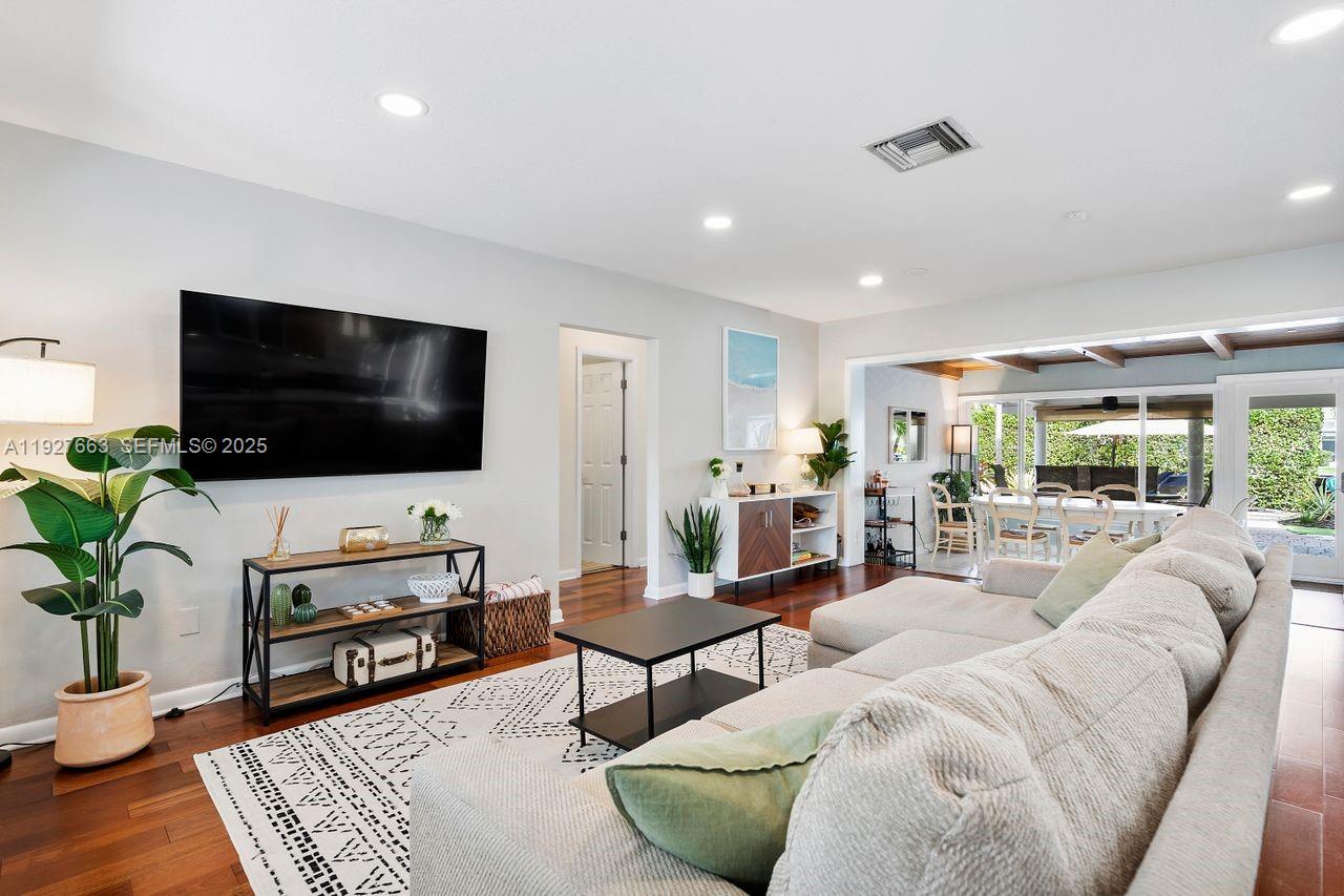 MIDDLE RIVER ESTATES - Residential