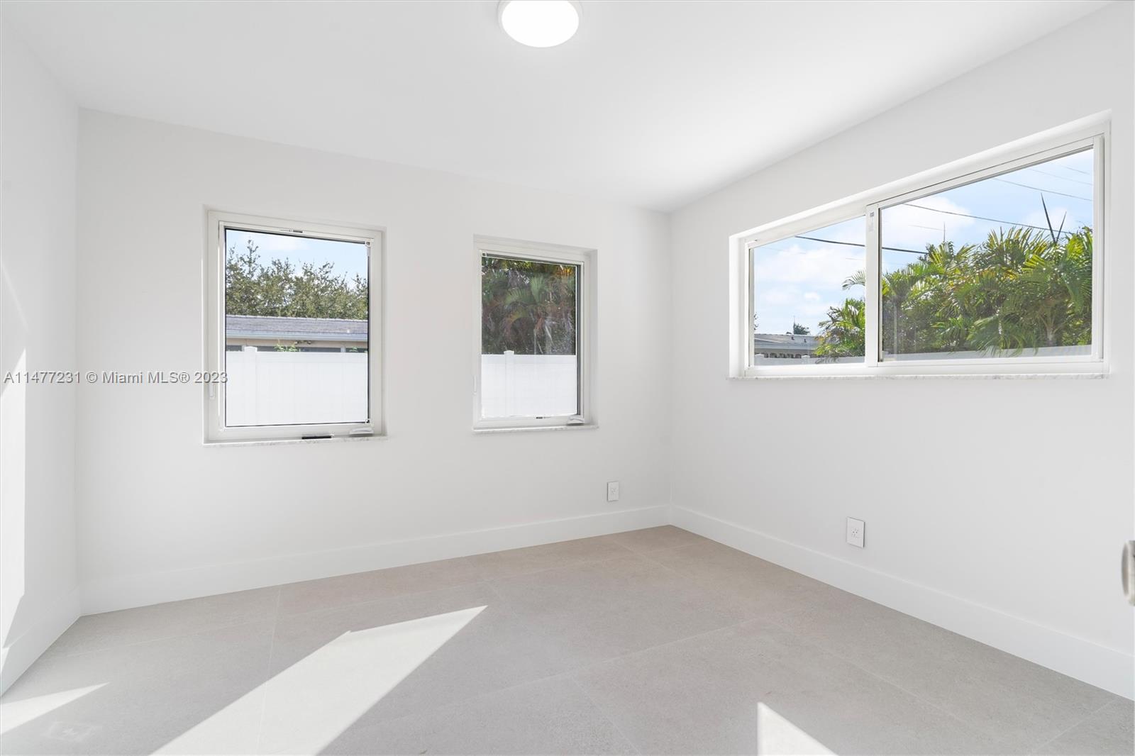 IMPERIAL POINT 3RD SEC - Residential