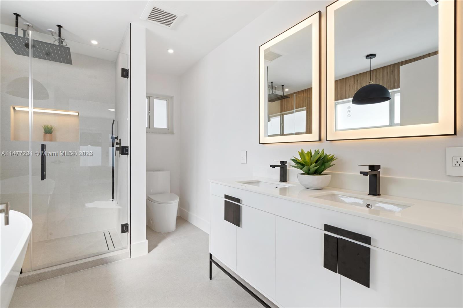 IMPERIAL POINT 3RD SEC - Residential