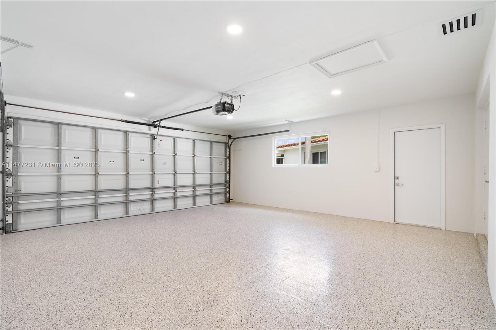 IMPERIAL POINT 3RD SEC - Residential