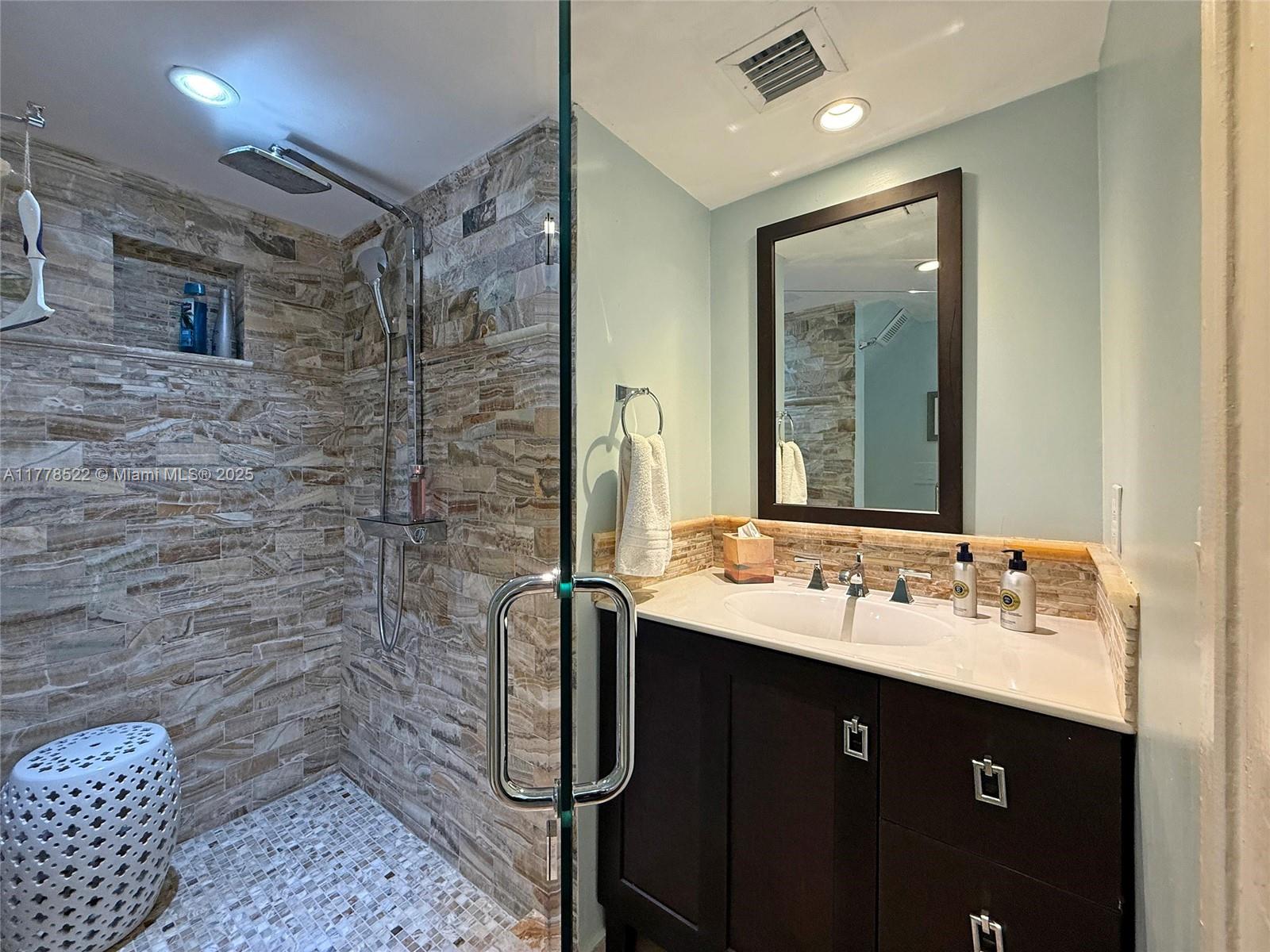 WATERBURY - Residential