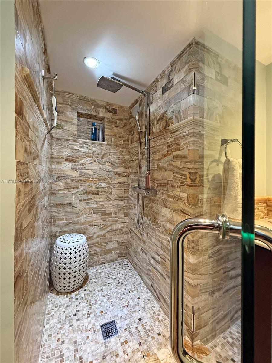 WATERBURY - Residential