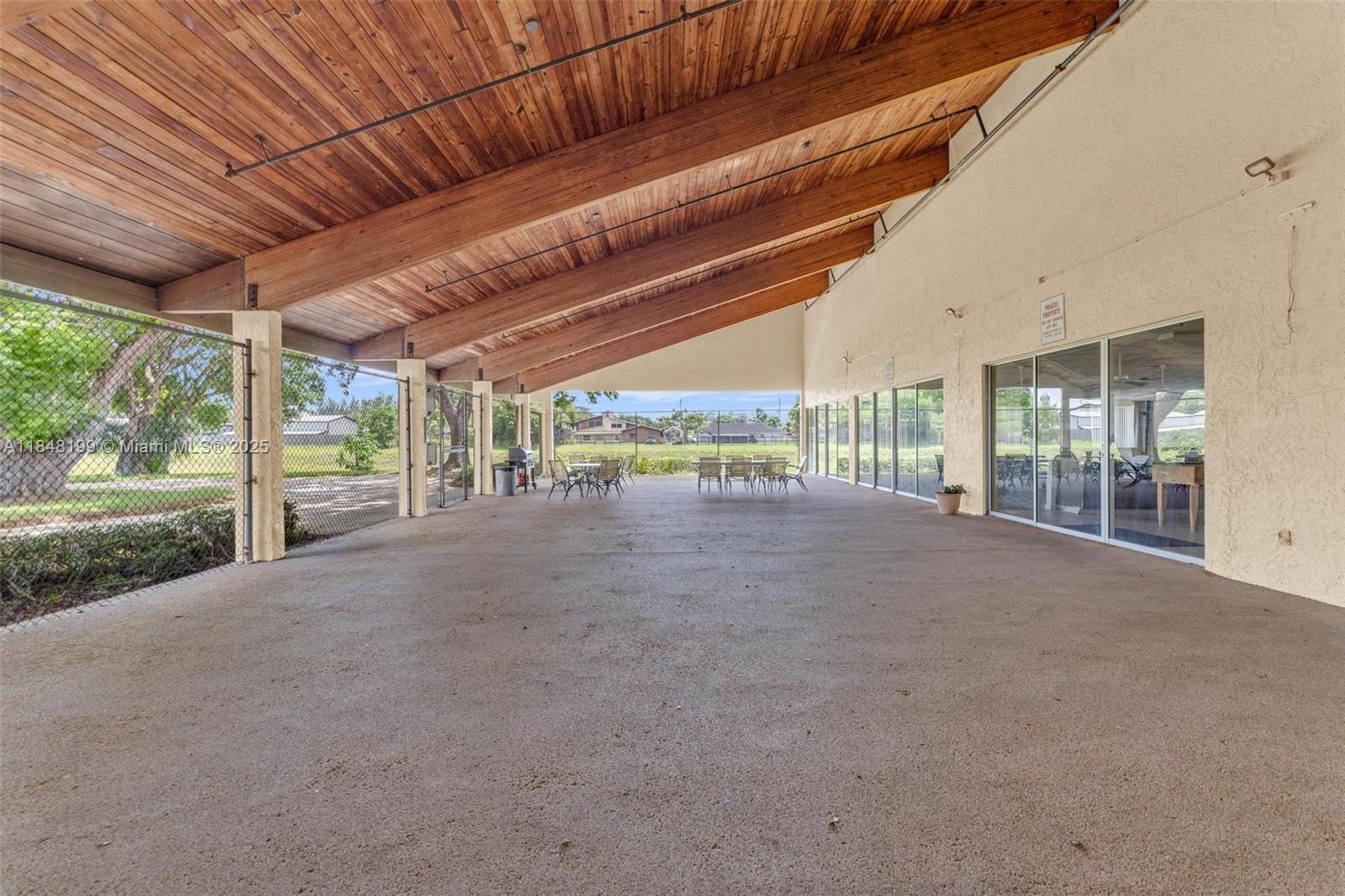 PINES OF BOCA BARWOOD COND - Residential