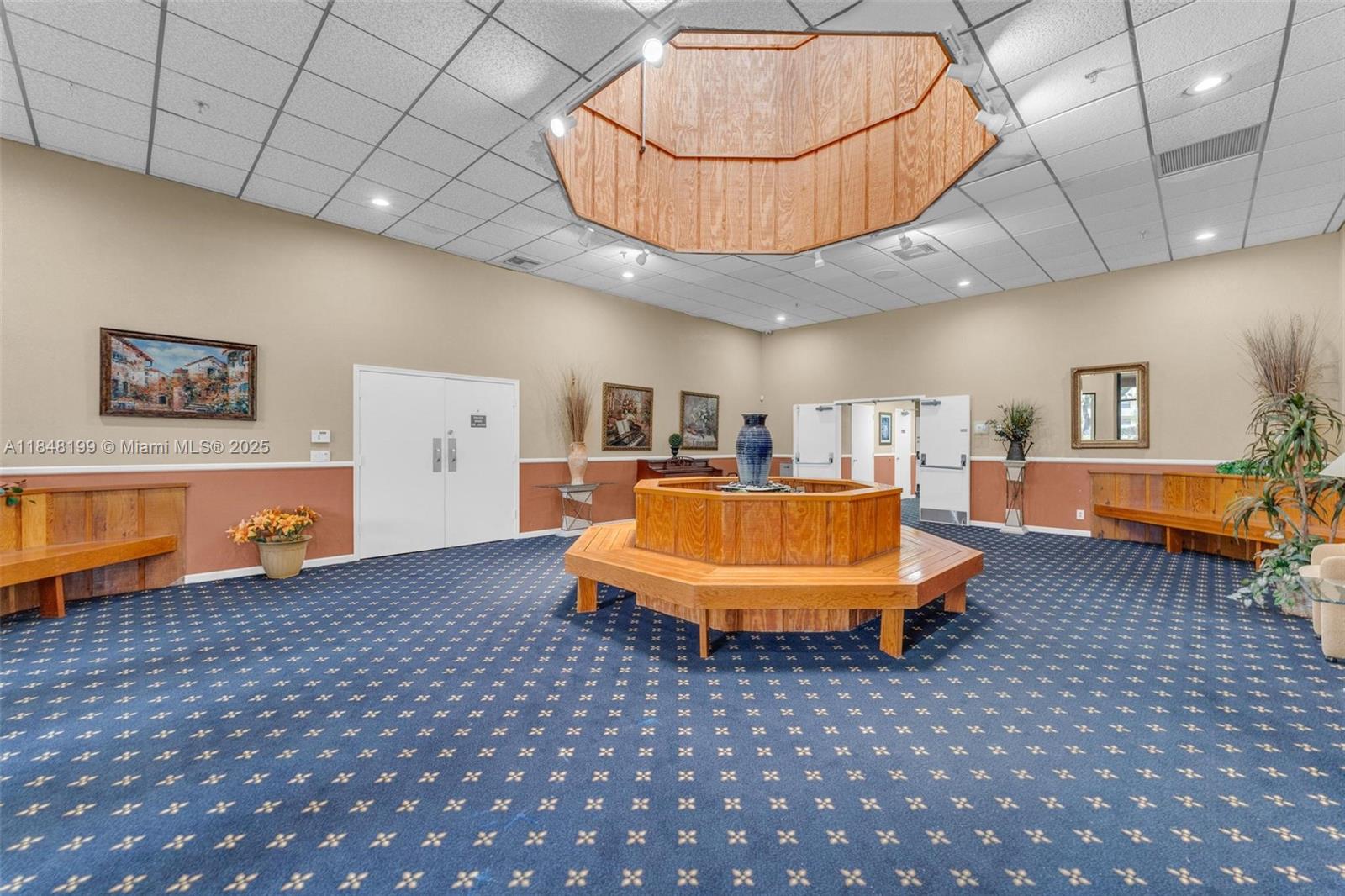 PINES OF BOCA BARWOOD COND - Residential