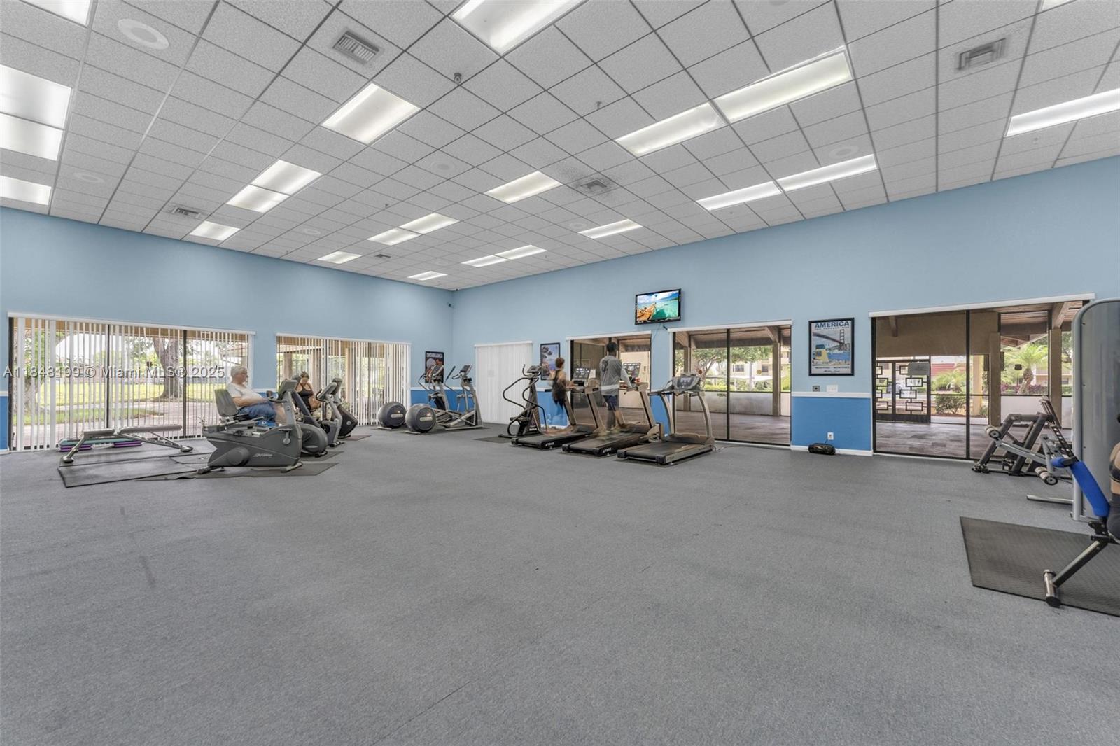 PINES OF BOCA BARWOOD COND - Residential