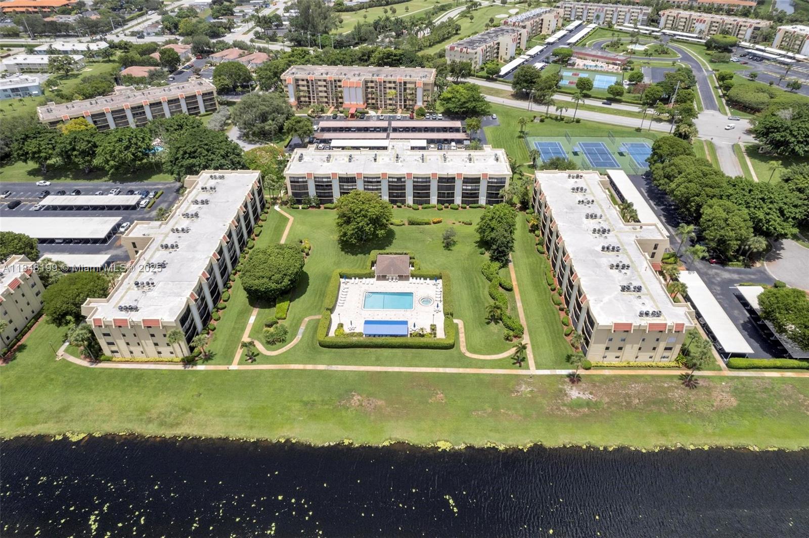 PINES OF BOCA BARWOOD COND - Residential