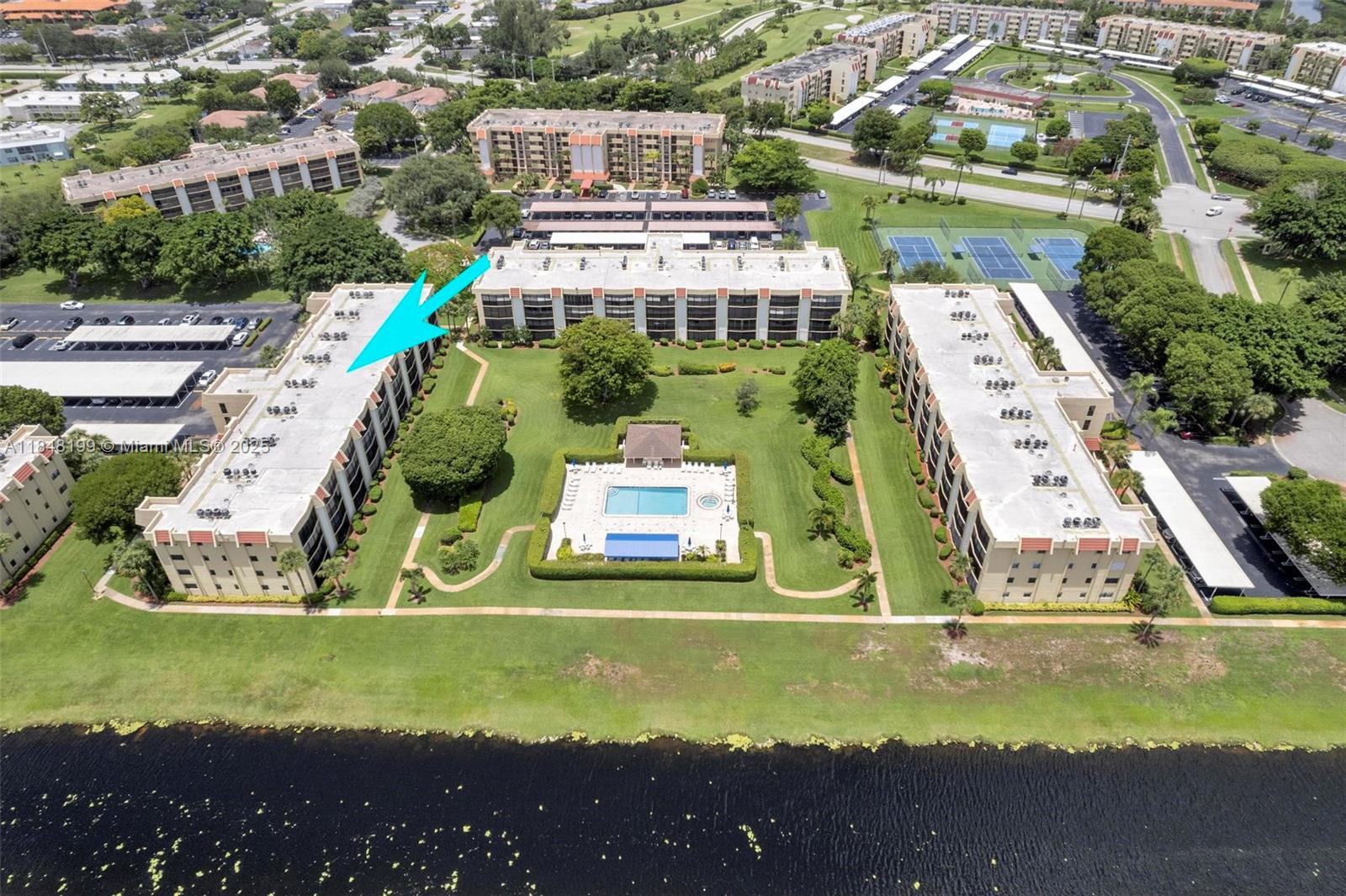 PINES OF BOCA BARWOOD COND - Residential