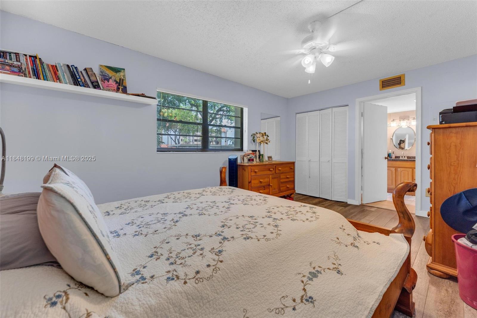 PINES OF BOCA BARWOOD COND - Residential