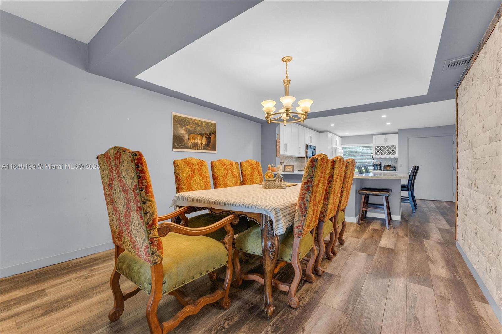 PINES OF BOCA BARWOOD COND - Residential