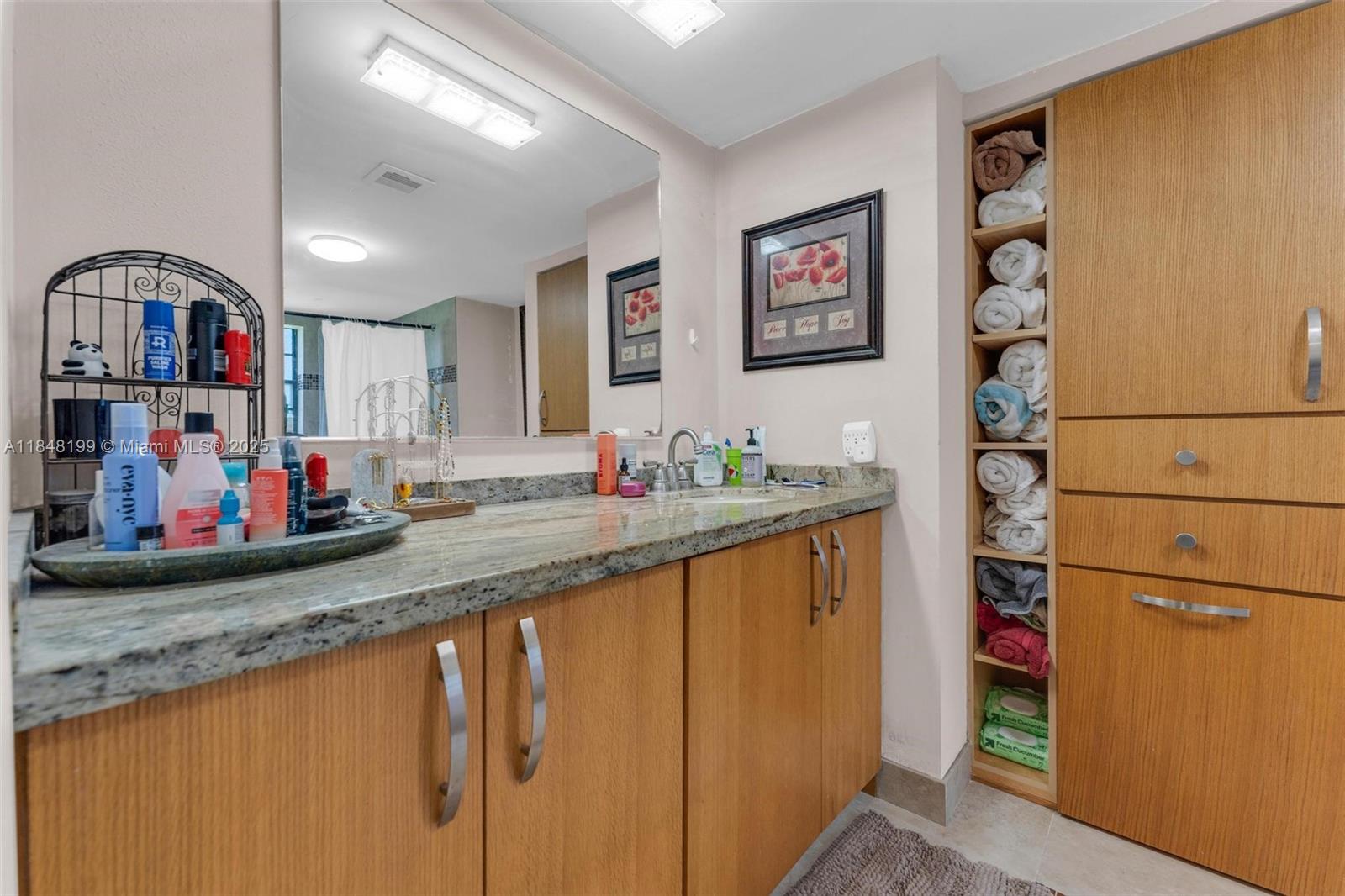 PINES OF BOCA BARWOOD COND - Residential