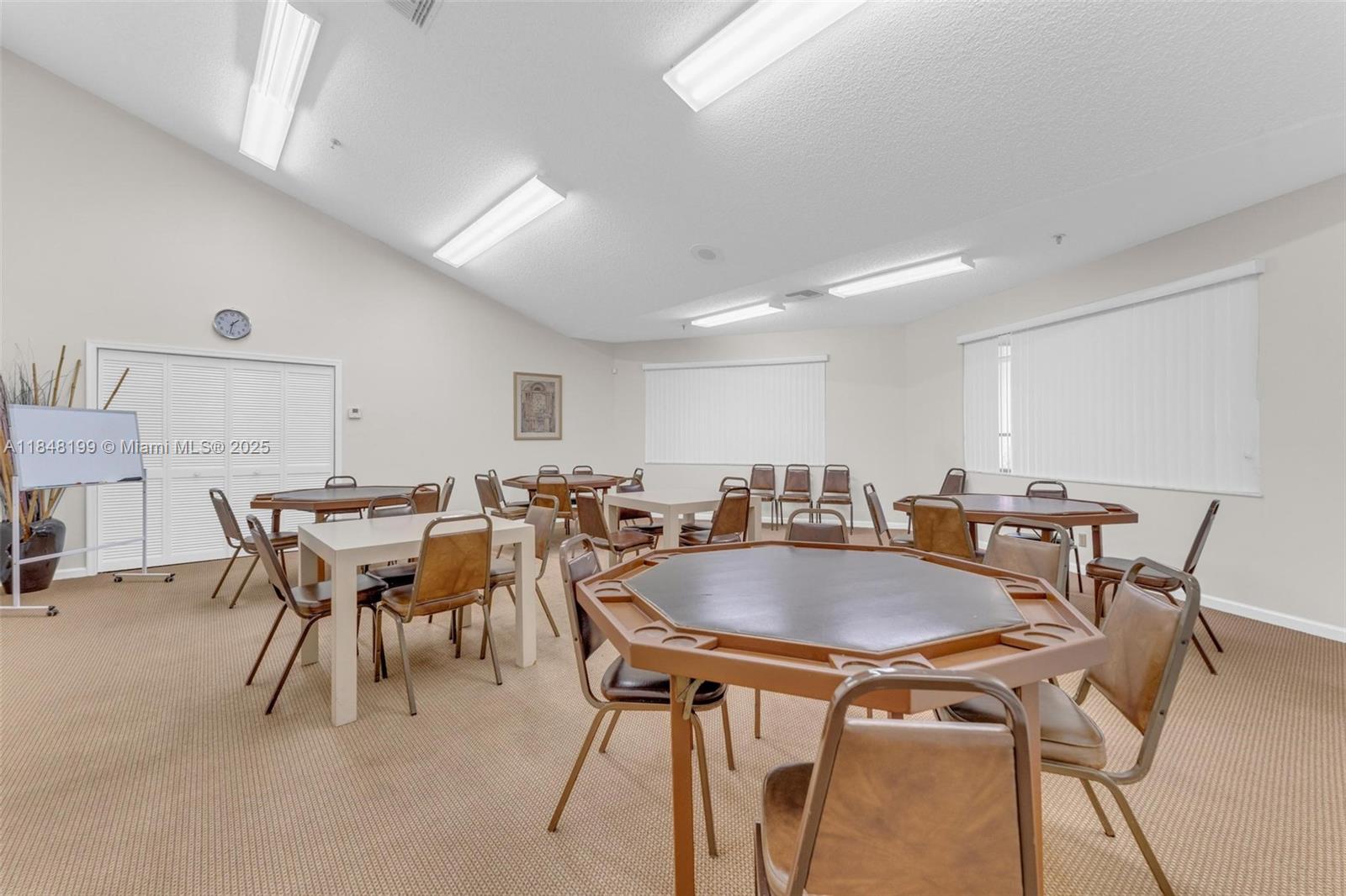 PINES OF BOCA BARWOOD COND - Residential