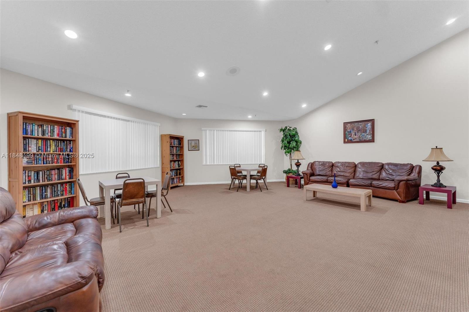 PINES OF BOCA BARWOOD COND - Residential