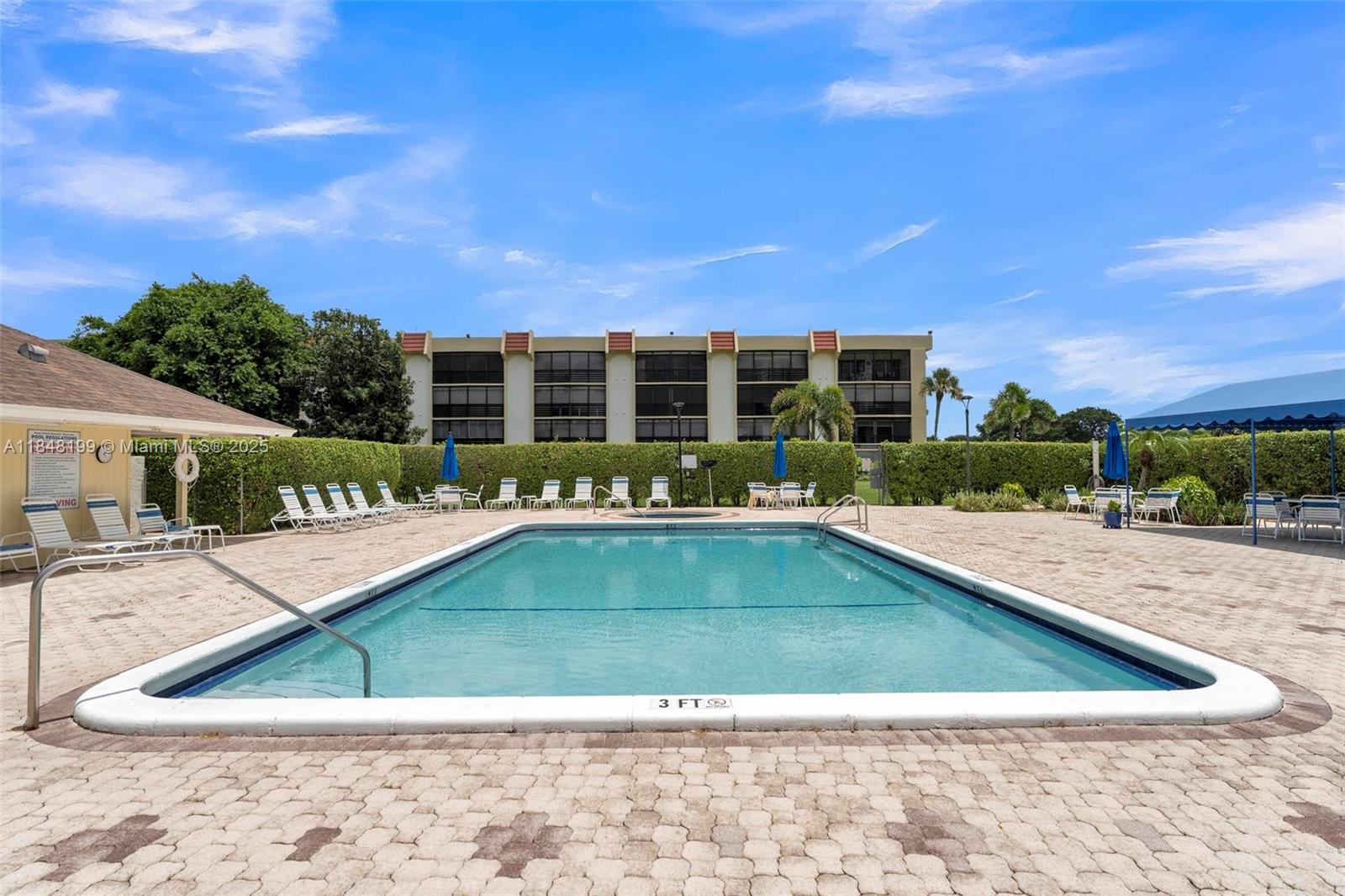 PINES OF BOCA BARWOOD COND - Residential