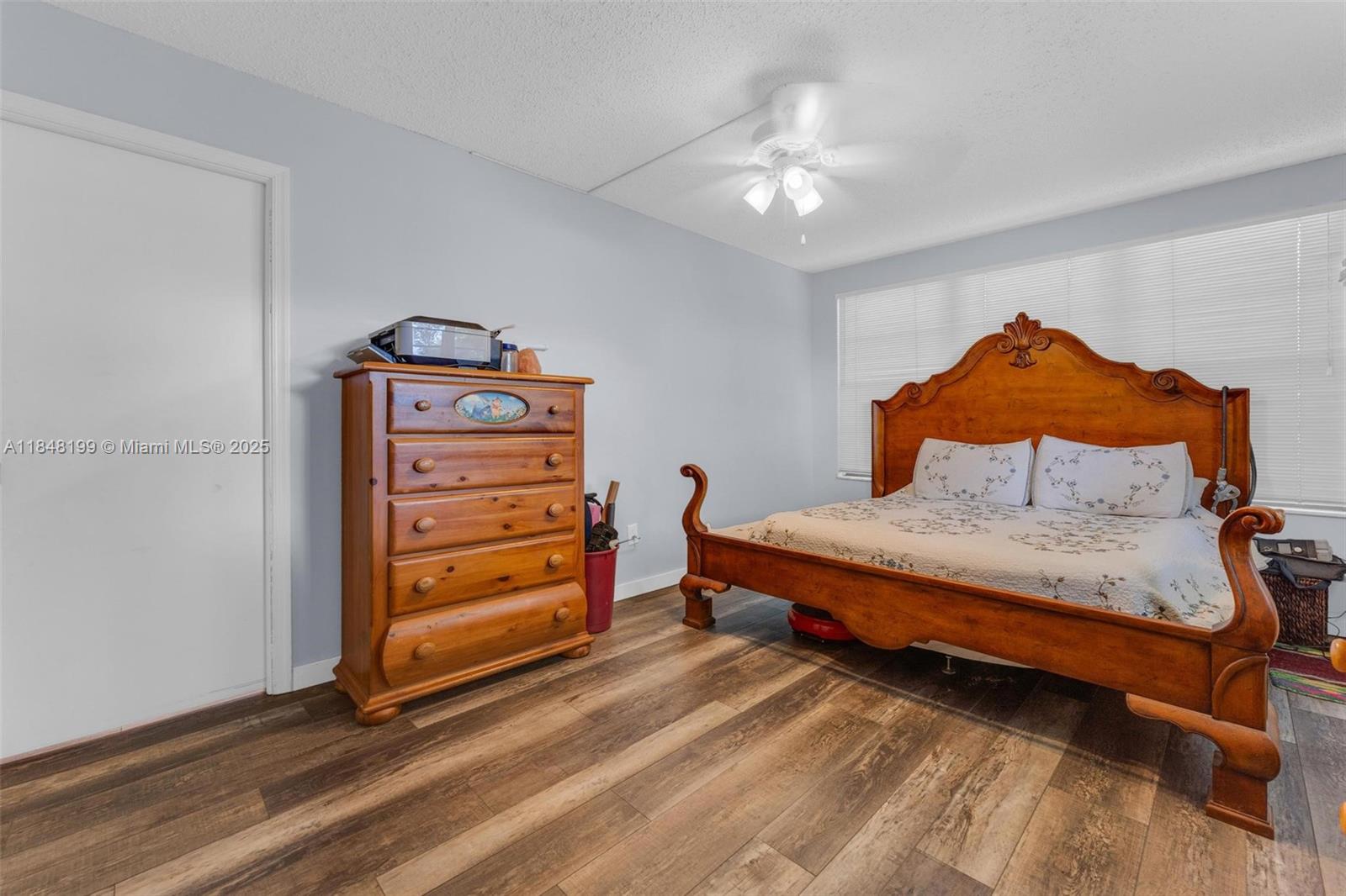 PINES OF BOCA BARWOOD COND - Residential