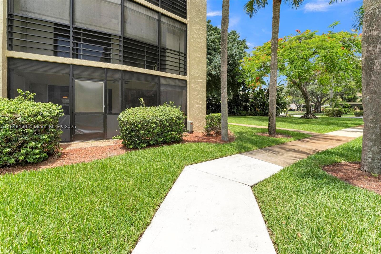 PINES OF BOCA BARWOOD COND - Residential