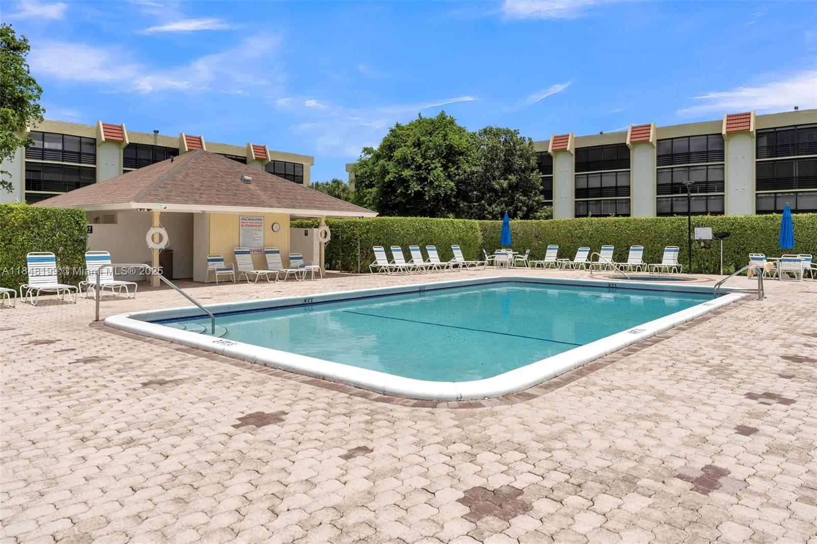 PINES OF BOCA BARWOOD COND - Residential