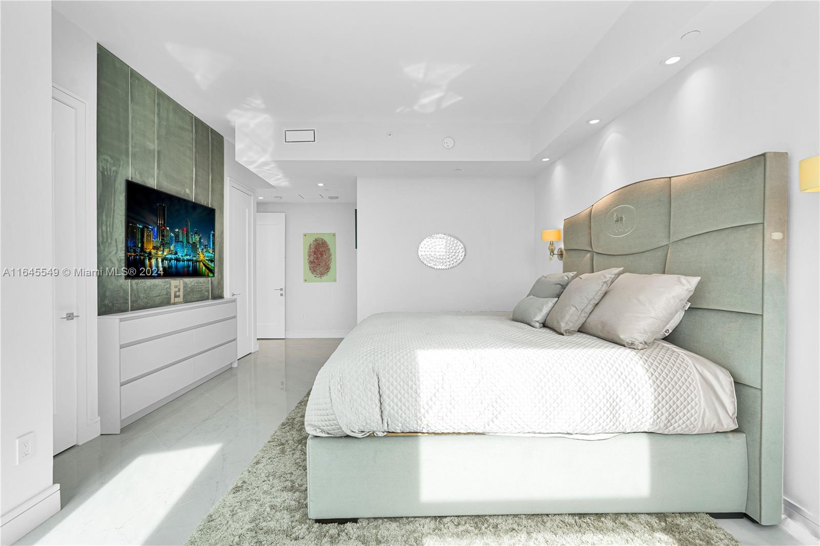 TURNBERRY OCEAN COLONY - Residential