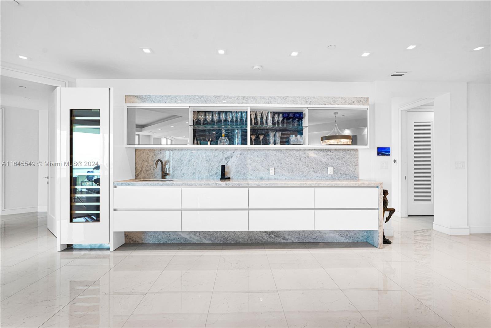 TURNBERRY OCEAN COLONY - Residential