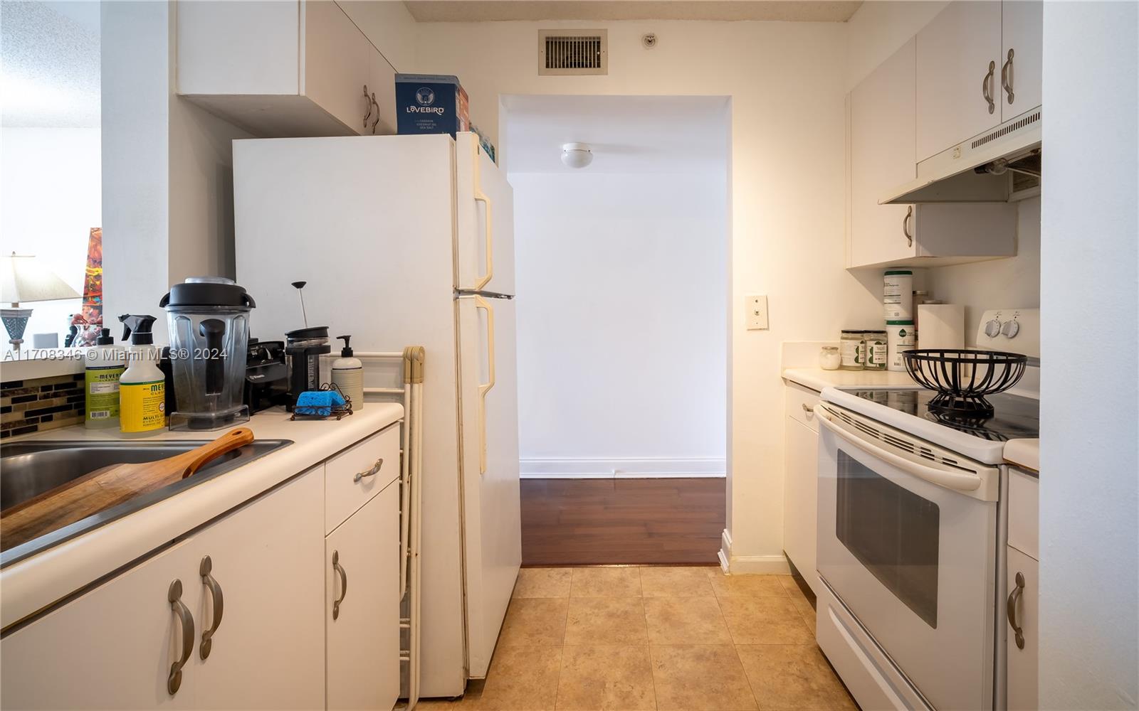 SHERIDAN EAST CONDO BLDG - Residential