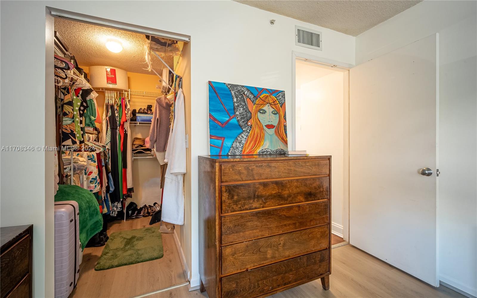SHERIDAN EAST CONDO BLDG - Residential