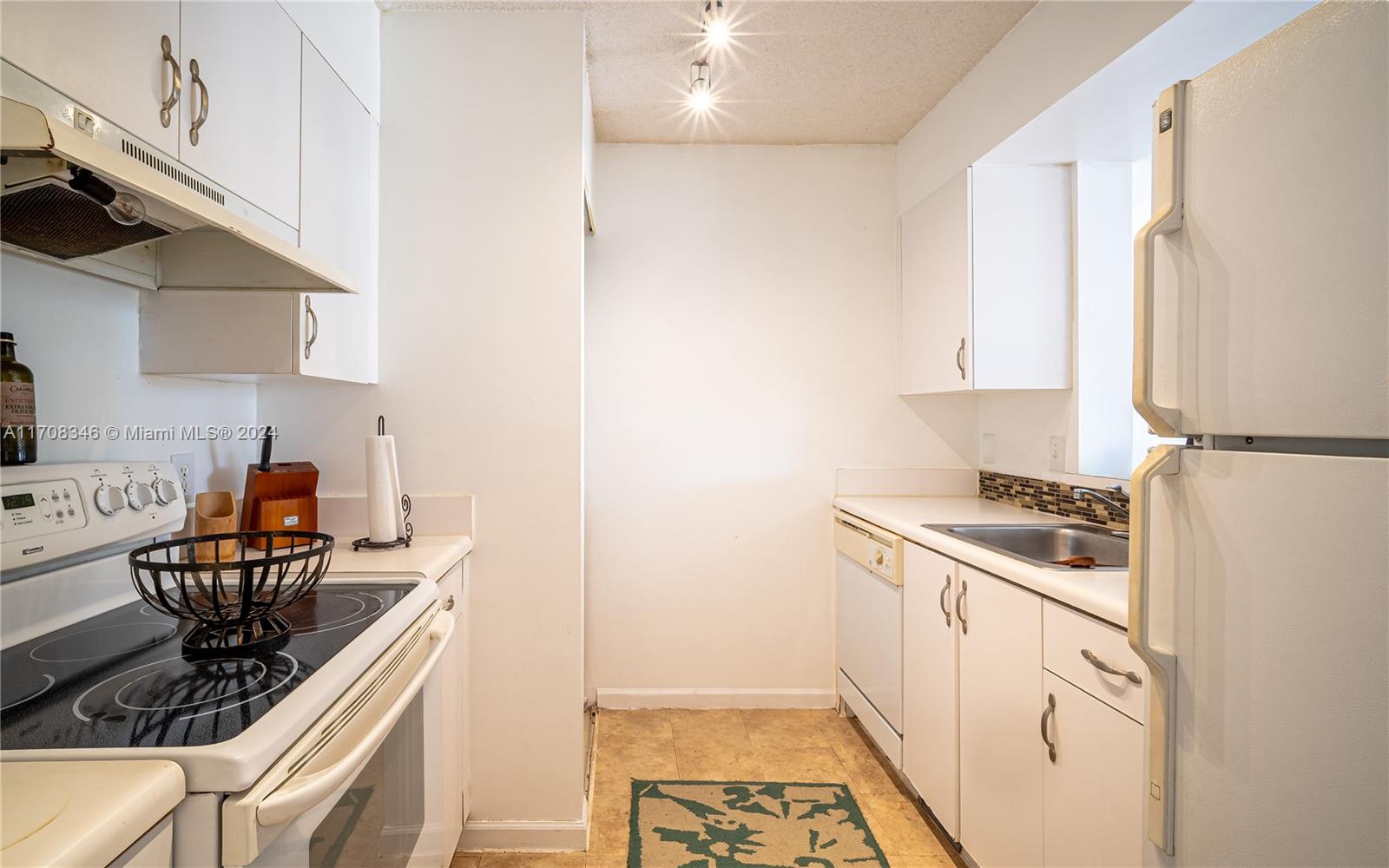 SHERIDAN EAST CONDO BLDG - Residential