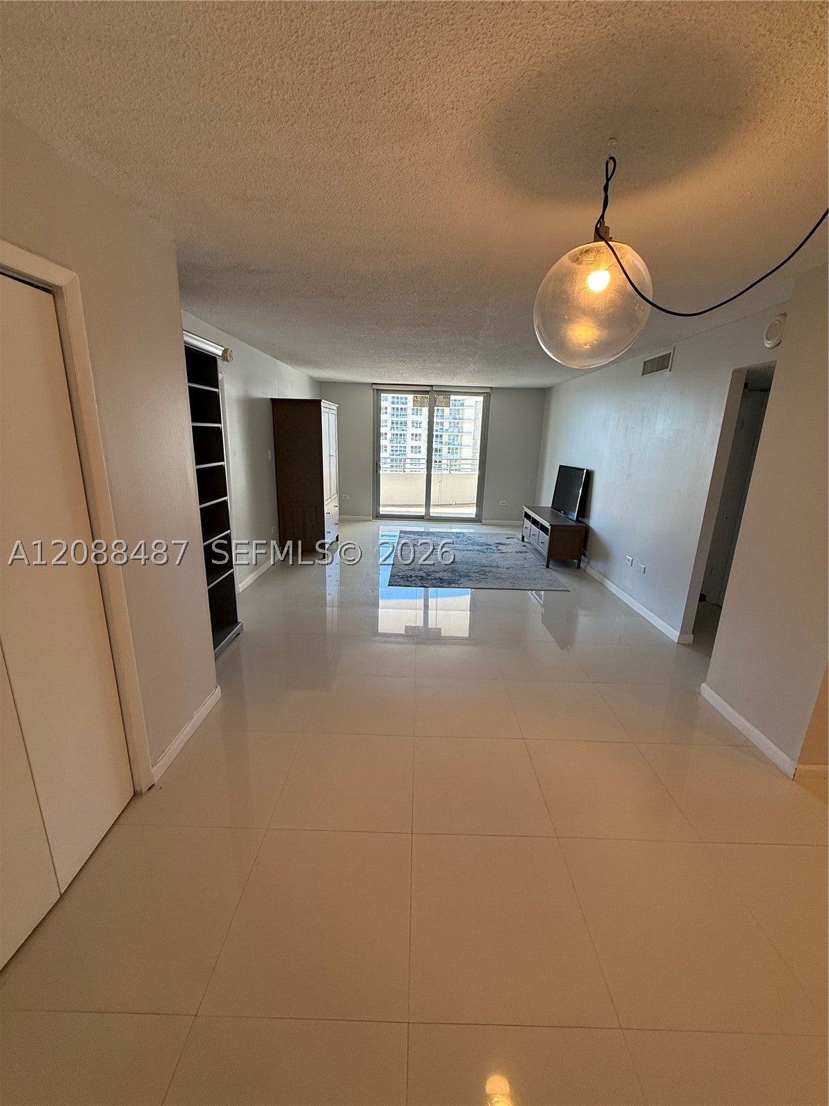 5555 Collins Ave 12Z