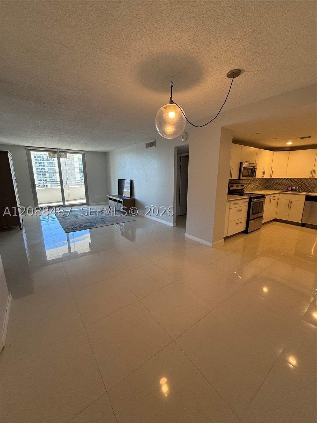 5555 Collins Ave 12Z