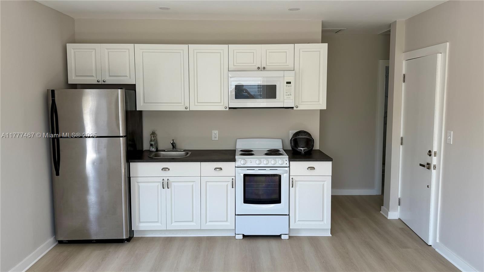 534 Sw 6th Ct 1, Miami, Broward County, Florida - 1 Bedrooms  
1 Bathrooms - 