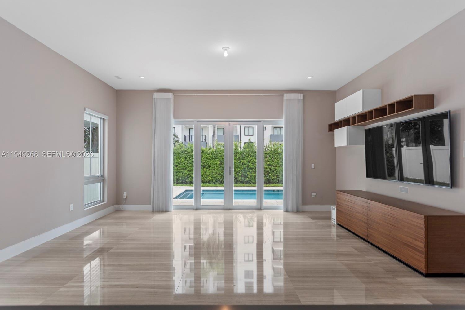 OASIS PARK SQUARE AT DORA - Residential