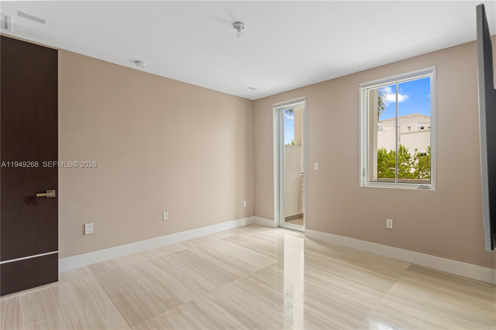 OASIS PARK SQUARE AT DORA - Residential