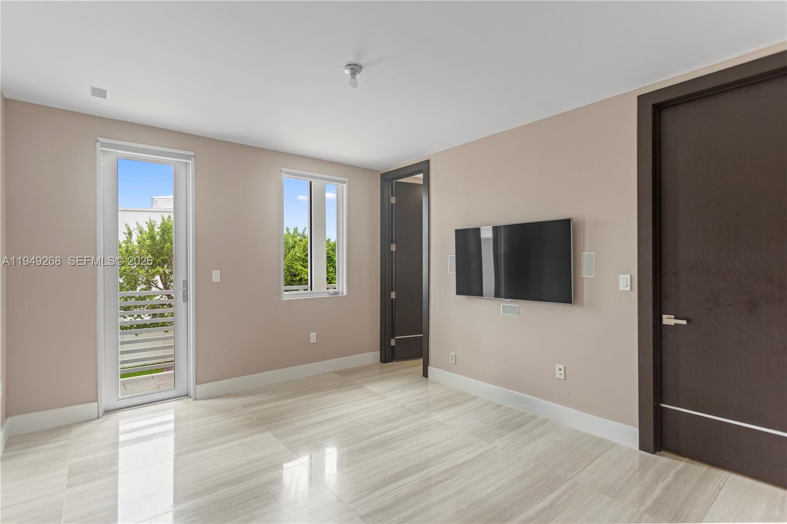 OASIS PARK SQUARE AT DORA - Residential