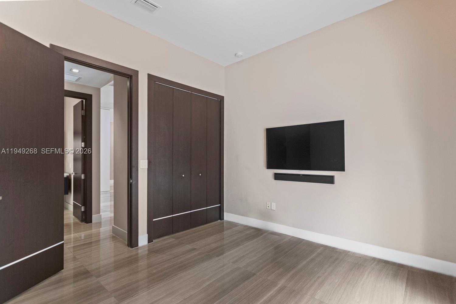 OASIS PARK SQUARE AT DORA - Residential