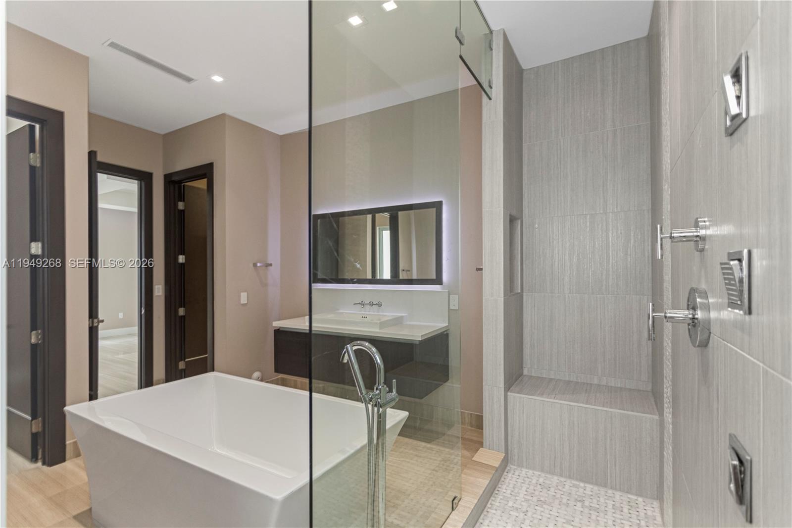 OASIS PARK SQUARE AT DORA - Residential