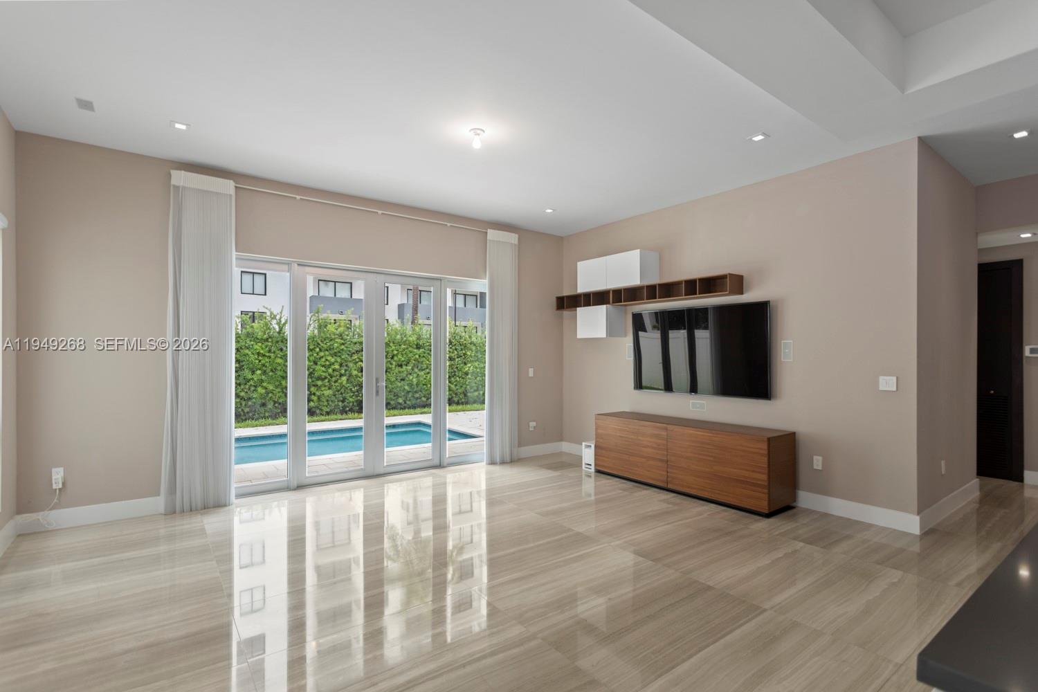 OASIS PARK SQUARE AT DORA - Residential