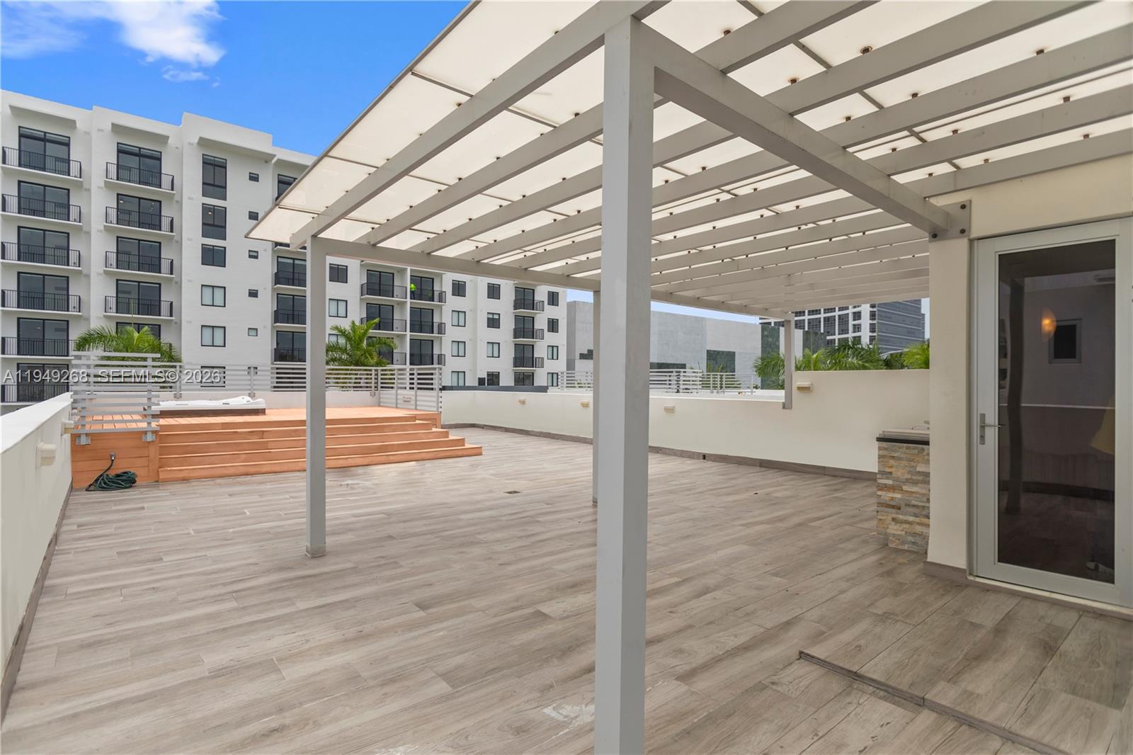 OASIS PARK SQUARE AT DORA - Residential