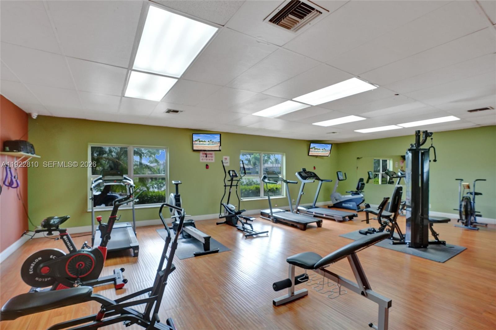 CRESTHAVEN VILLAS CONDO 2 - Residential