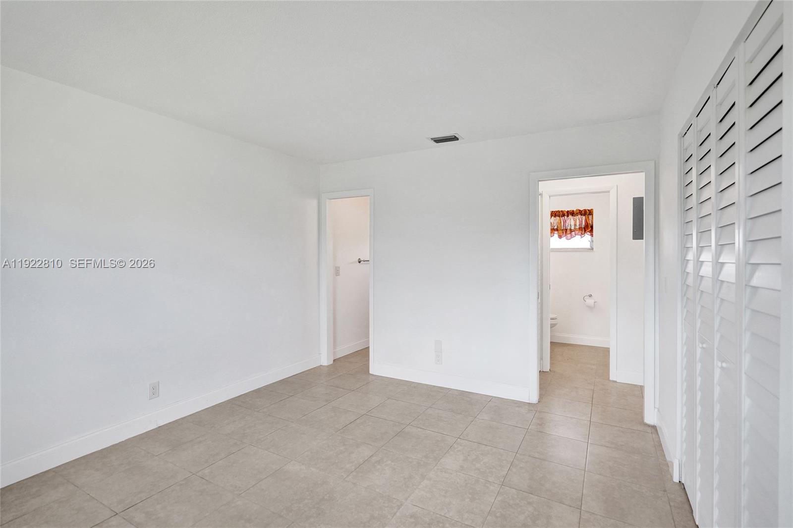 CRESTHAVEN VILLAS CONDO 2 - Residential