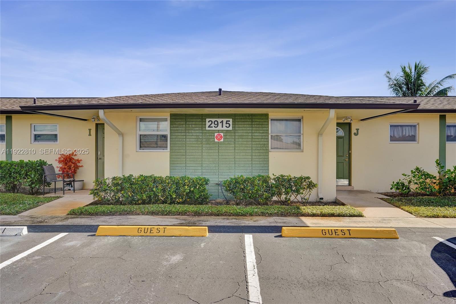 CRESTHAVEN VILLAS CONDO 2 - Residential