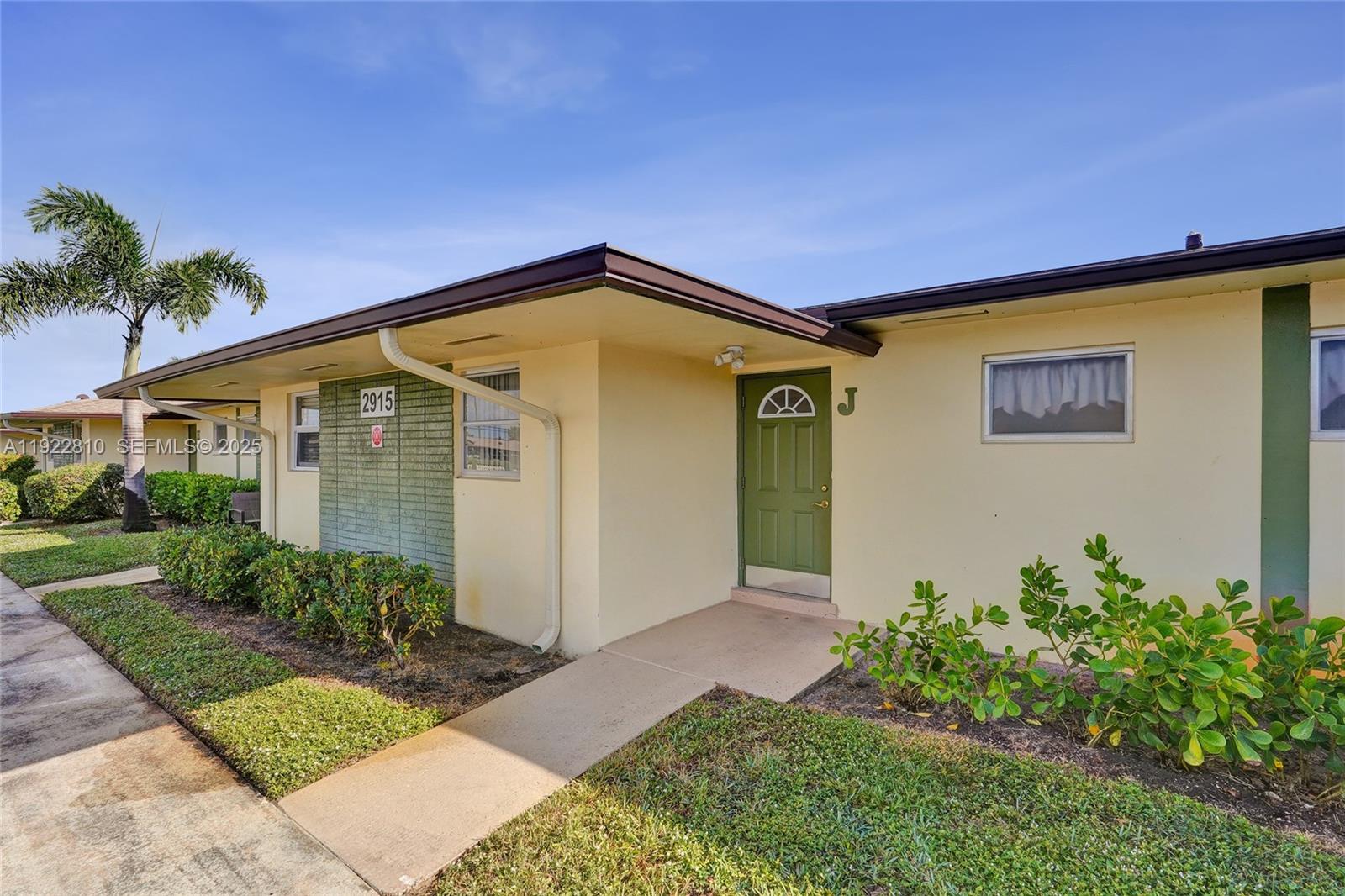 CRESTHAVEN VILLAS CONDO 2 - Residential