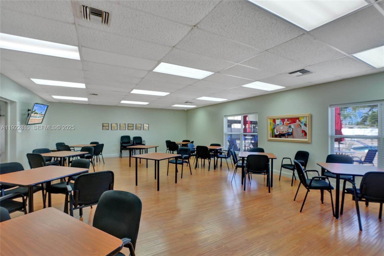 CRESTHAVEN VILLAS CONDO 2 - Residential